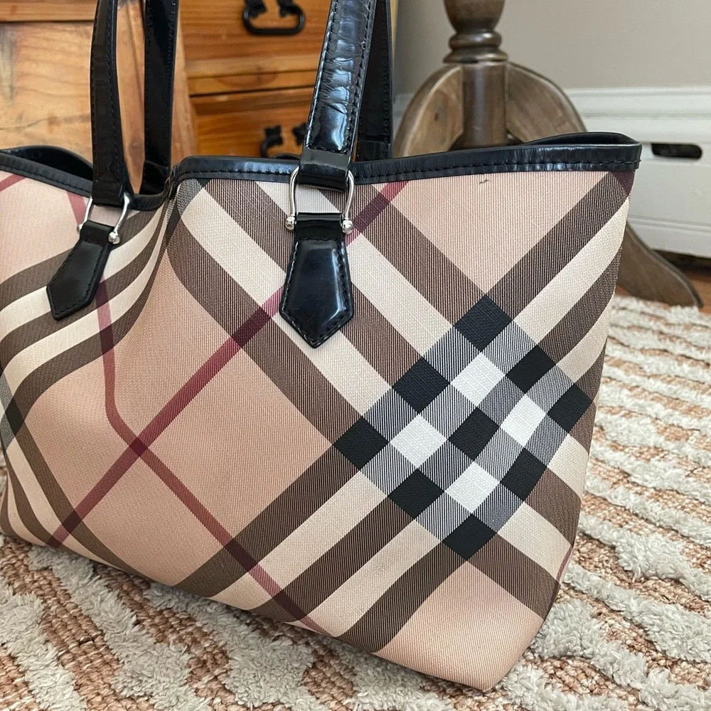 Burberry Nova Check Tote - Picture 3 of 12